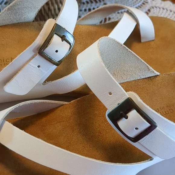 Eric Michael White Leather Adjustable Strap Low Wedge Sandals 37 - Picture 8 of 12